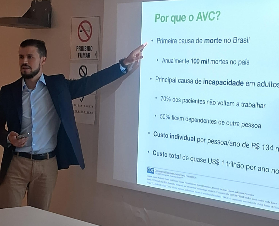 Equipes do HUSFP participam de capacitação sobre abordagens do AVC adulto