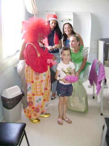 Equipe do Diário Popular traz alegria para crianças do HUSFP e do PSP