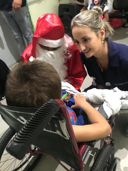 Papai Noel visita Pediatria e Maternidade do HU
