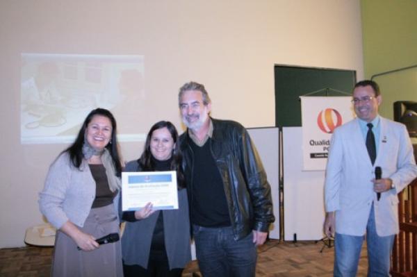 Hospital São Francisco recebe certificado do PGQP