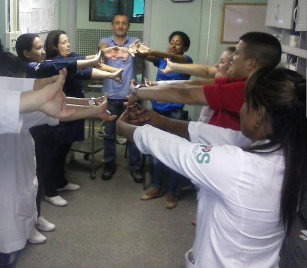 SESMT realiza ginástica laboral diariamente com os colaboradores do Pronto Socorro de Pelotas