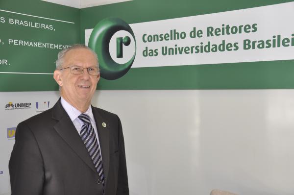 Reitor da UCPel assume a presidência do Conselho de Reitores das Universidades Brasileiras